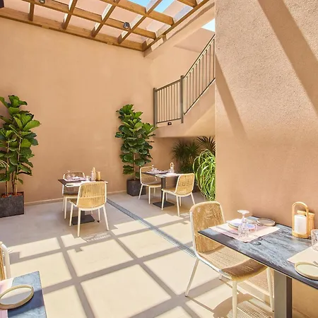 Paralos Venus Adults Only 5*